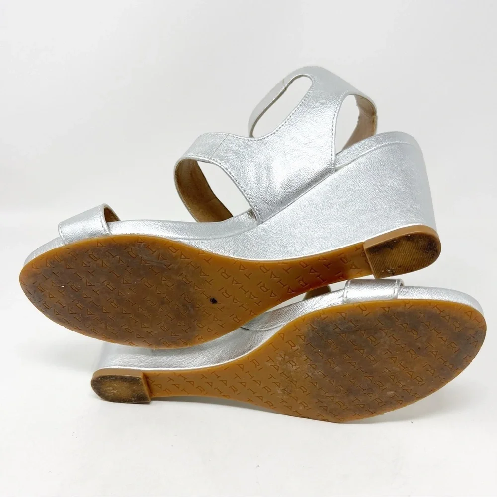 TAHARI SILVER FIONA WEDGE SANDALS WOMENS SZ 8